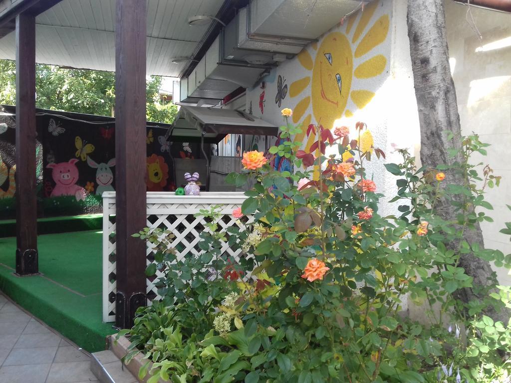 Kolyada Hotel Burlach'ya Balka エクステリア 写真
